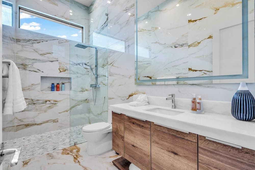 Bravo Villa #8 - Image 32