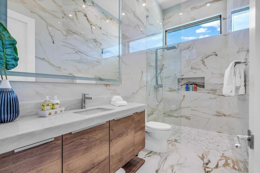 Bravo Villa #8 - Image 35