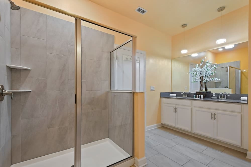 Spa Castle Escape - Image 38