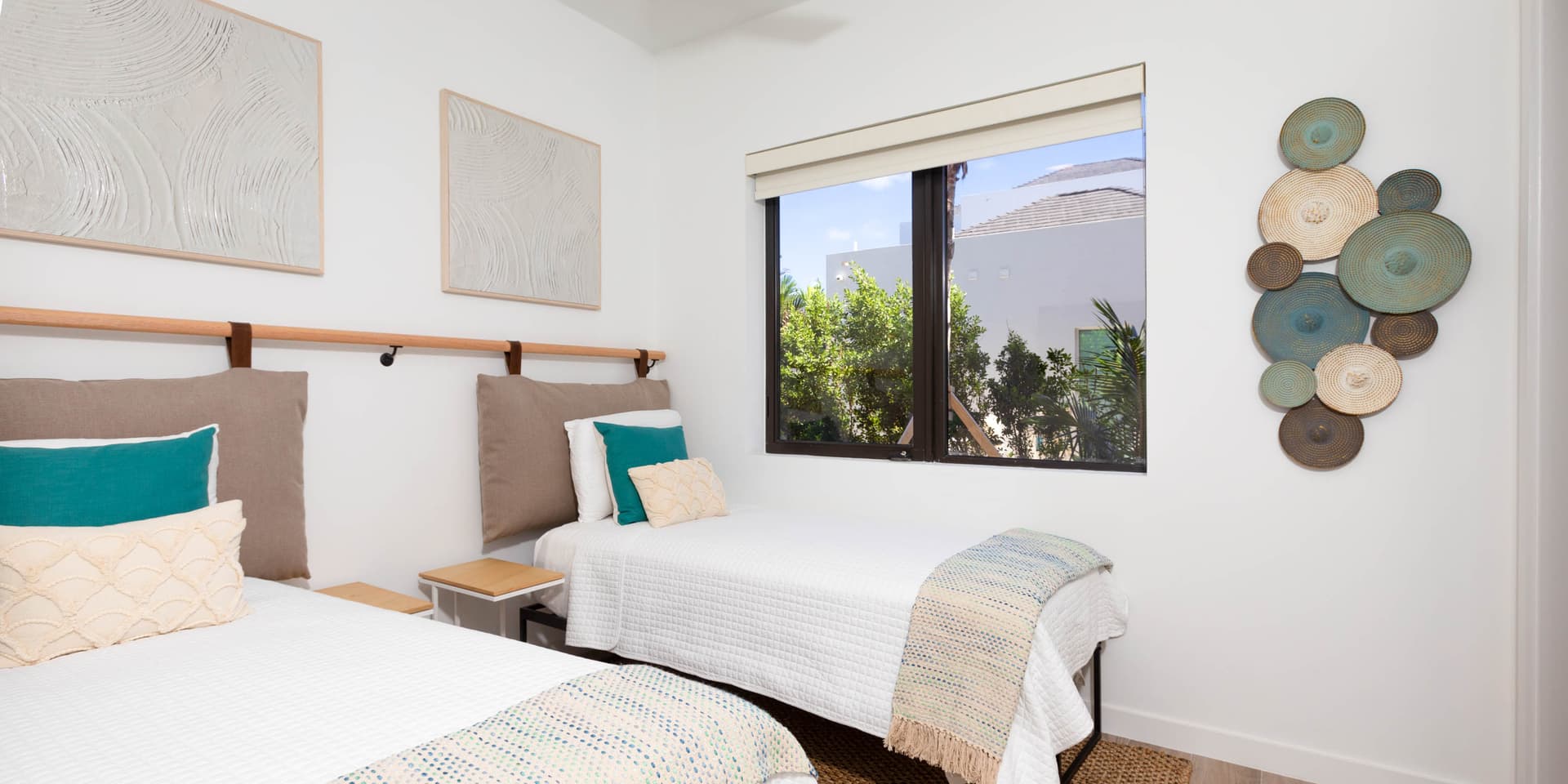 Ocean's Whisper Retreat - Image 12