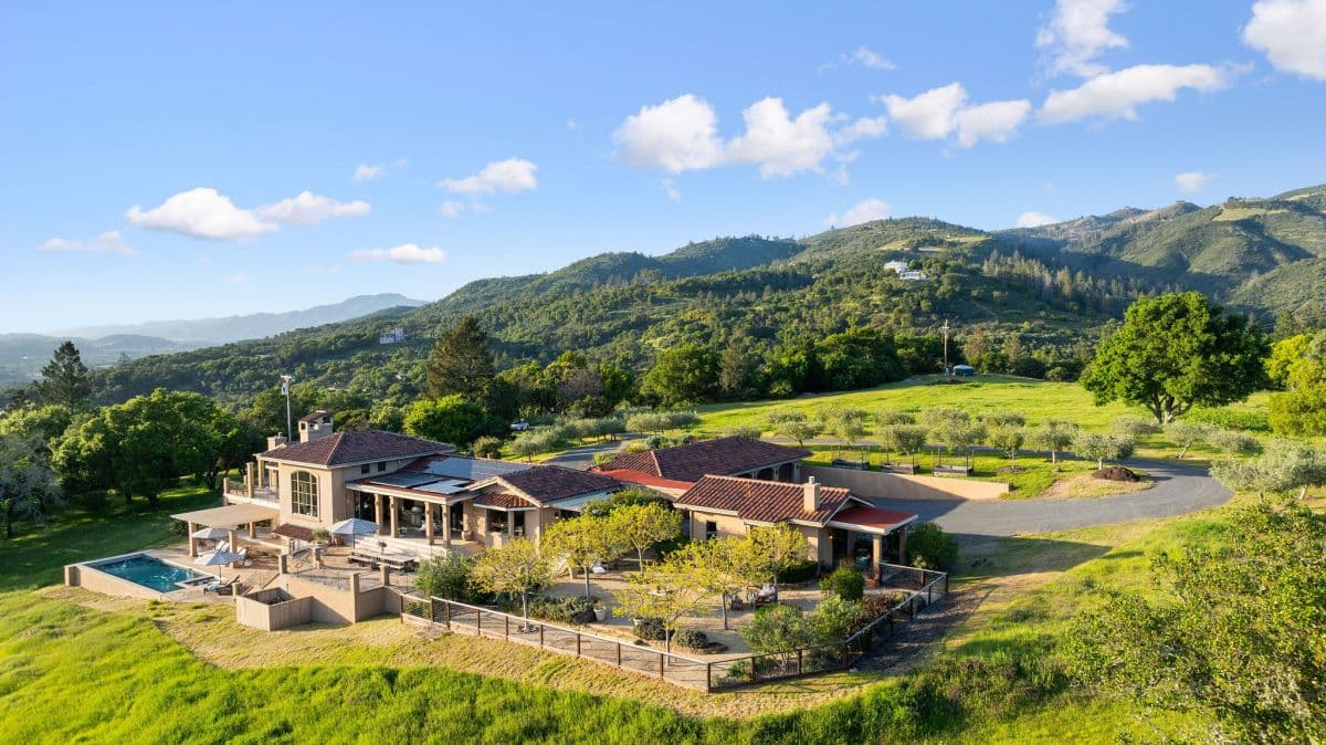 Hilltop Hacienda - Image 50
