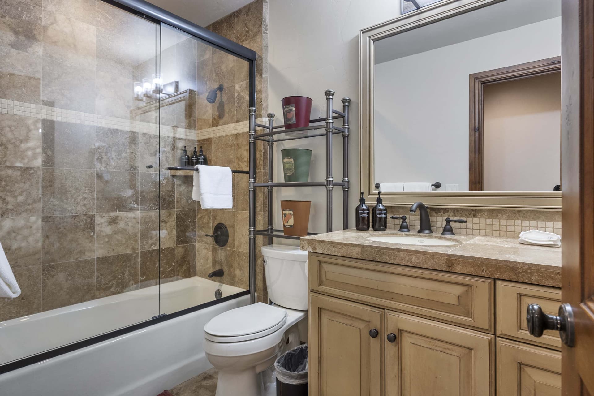 Luxury Mountain Retreat - Image 28