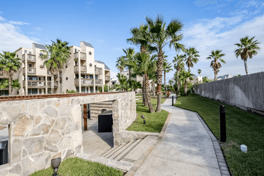 Solare Tower #705 - Image 27