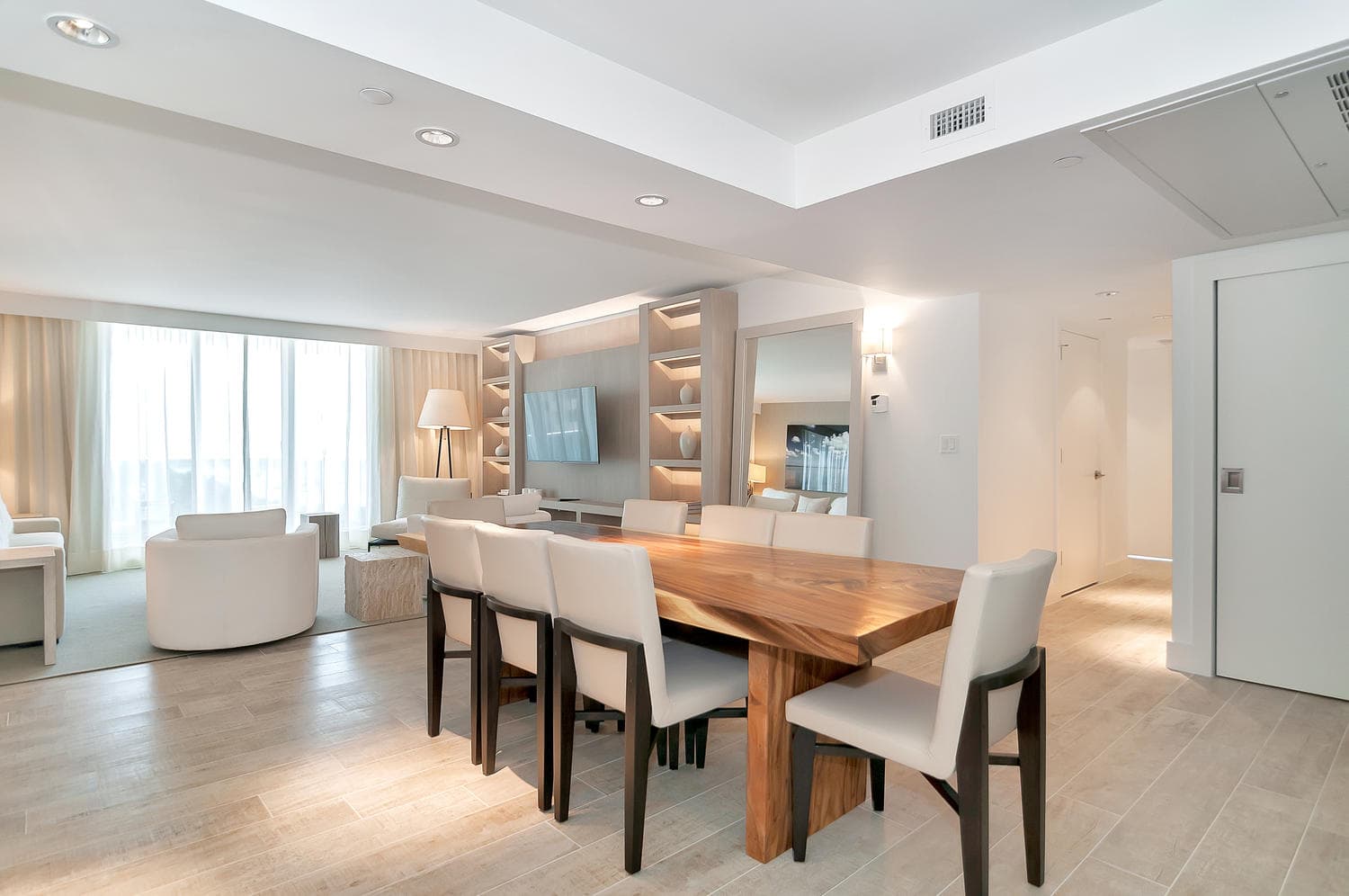 1 Hotel Residence #919 - Image 17