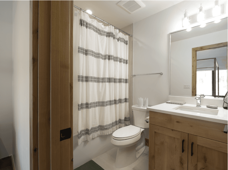 Whale's Tail Watch - Image 30