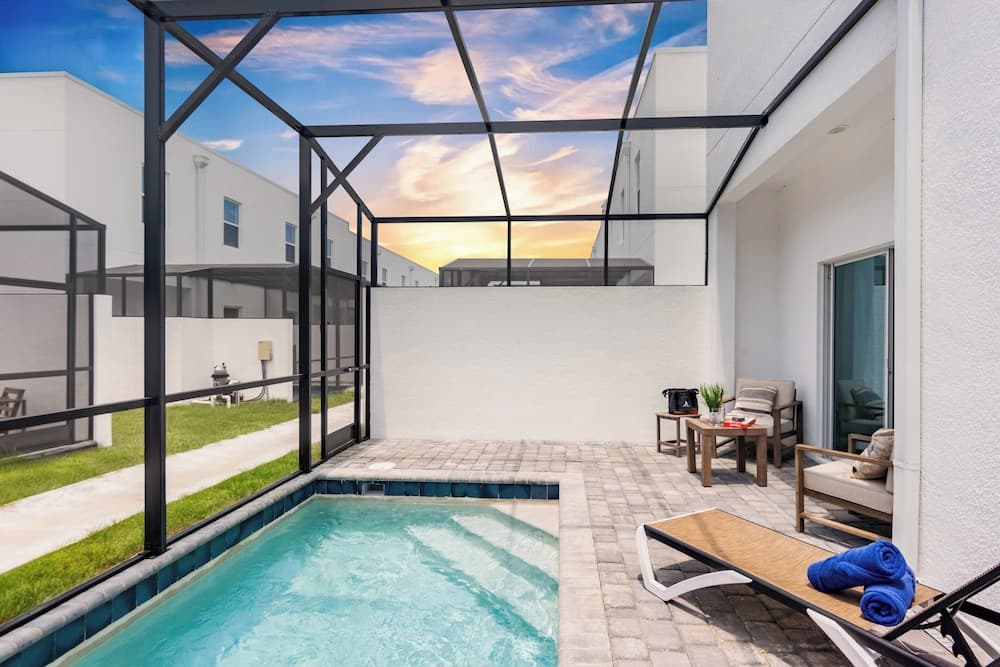 Magic Disney Manor - Image 2