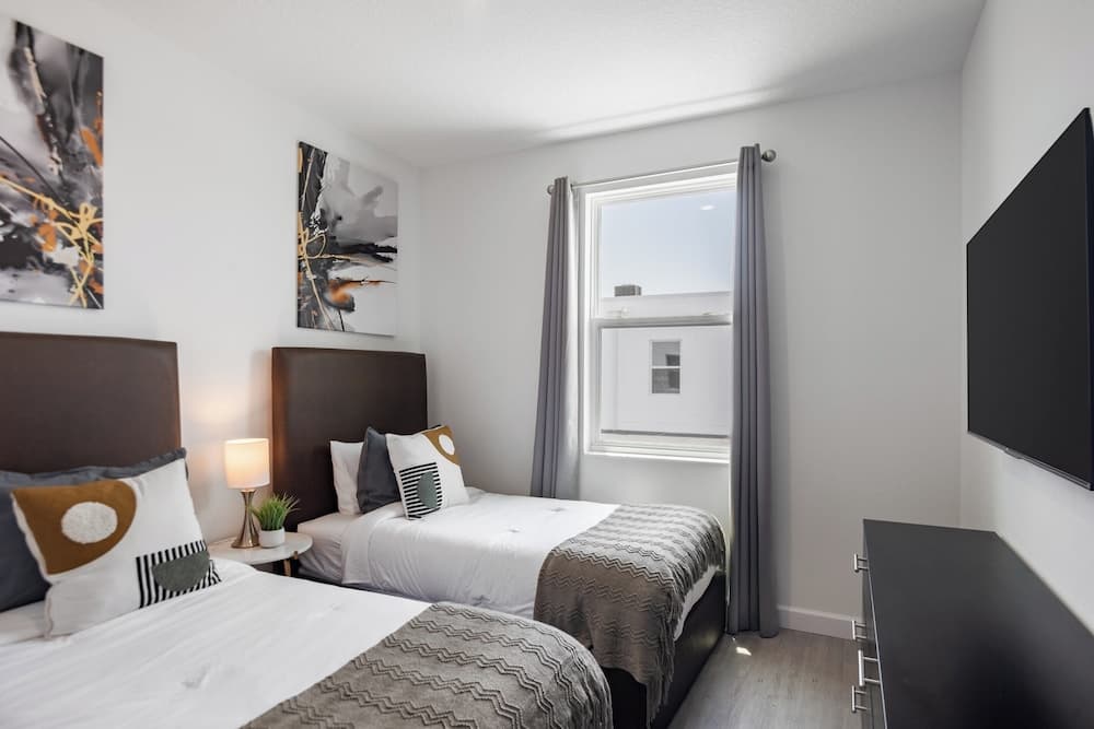 Magic Disney Manor - Image 20