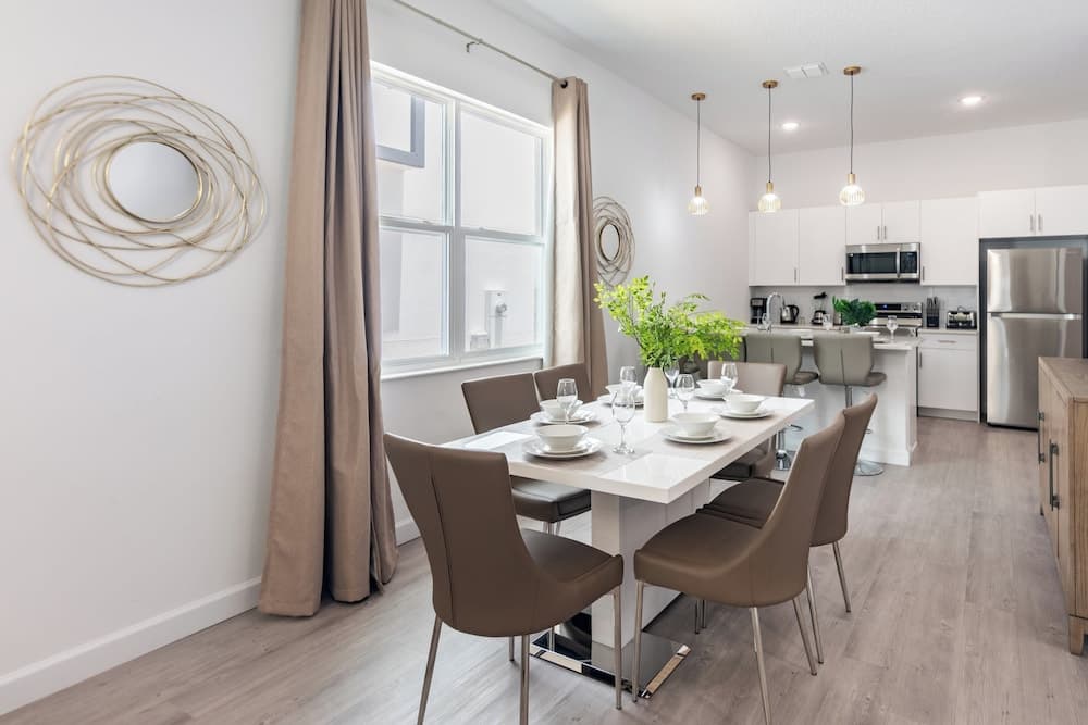 Magic Disney Manor - Image 5