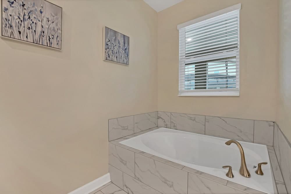 Magical Family Home - Image 50