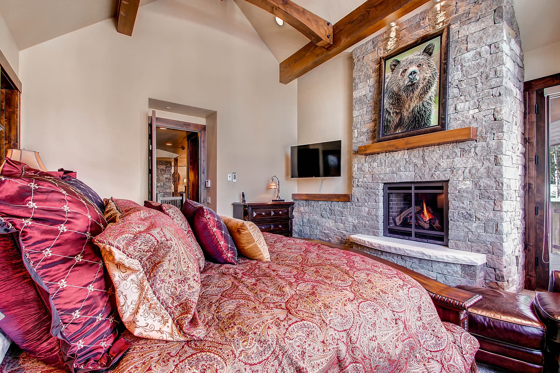 Slopeside Manor - Image 12