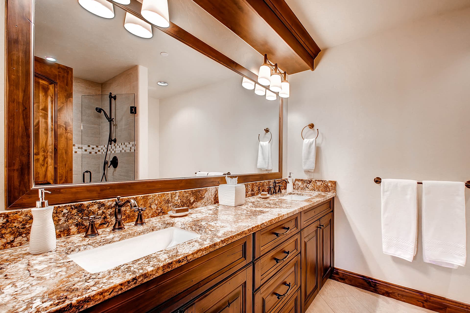 Slopeside Manor - Image 25