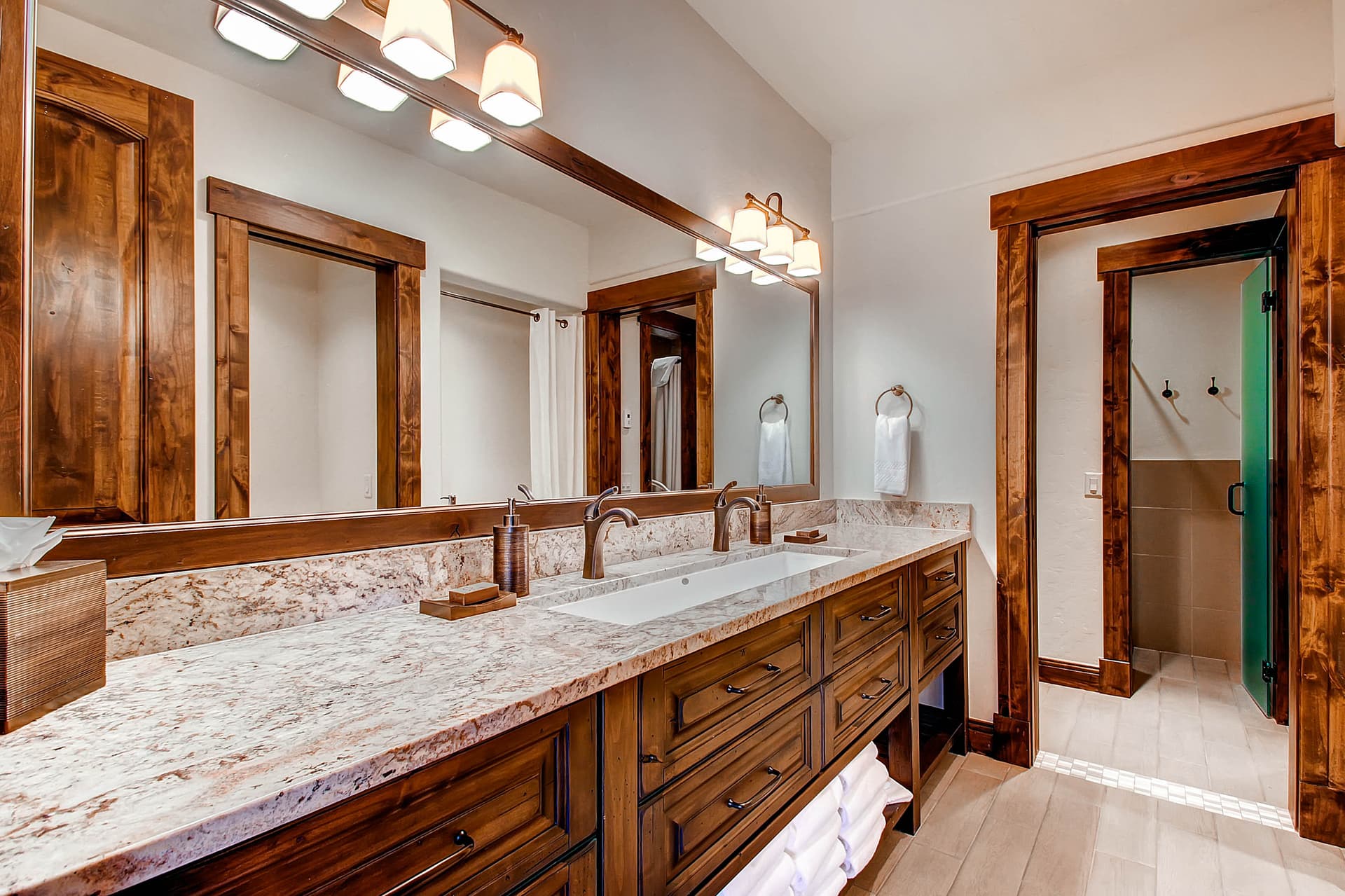 Slopeside Manor - Image 29