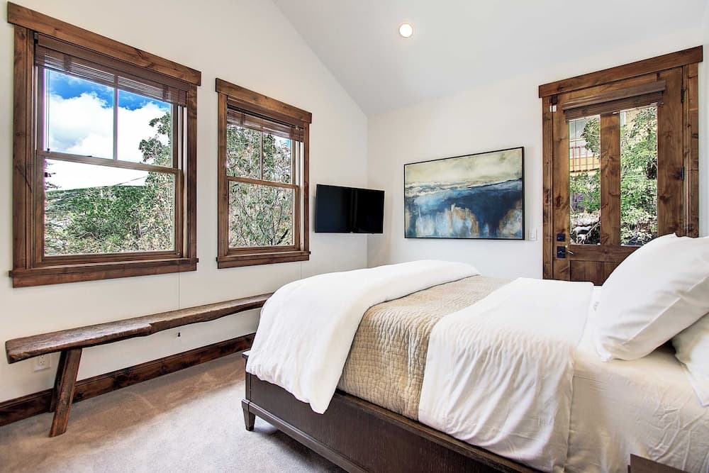 Main Street Escape - Image 21