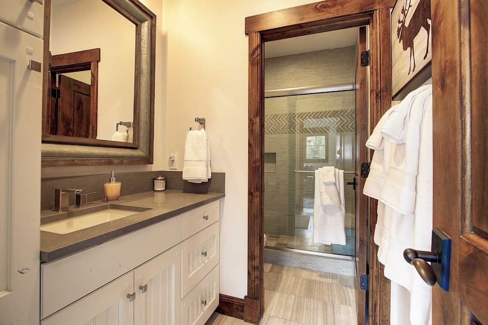 Main Street Escape - Image 17