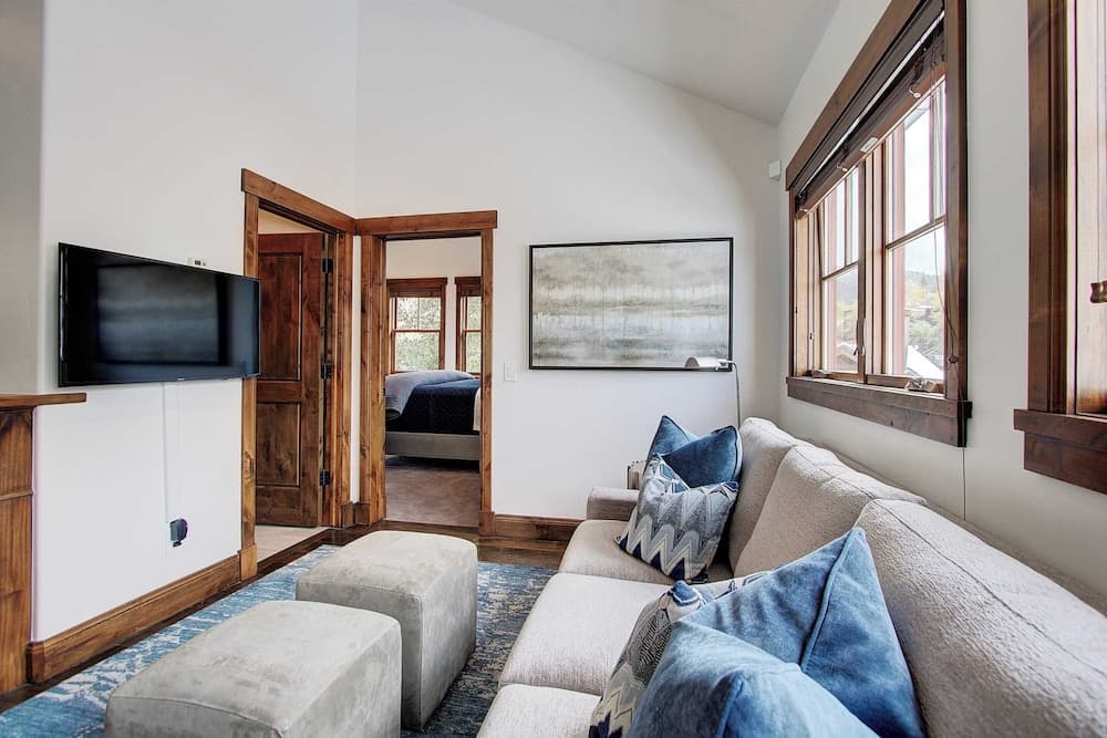 Main Street Escape - Image 10