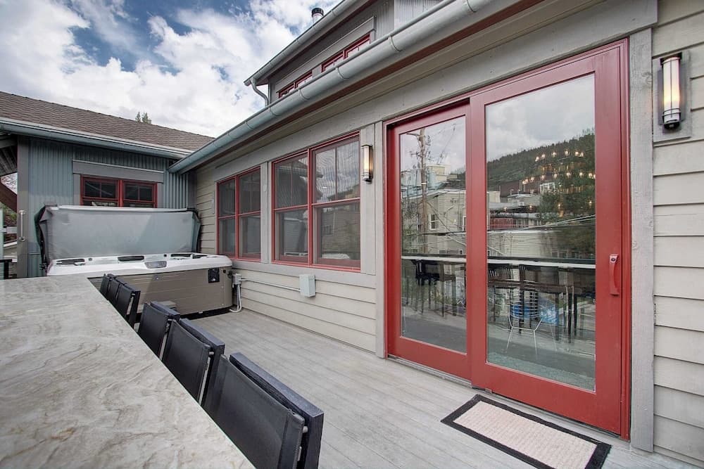 Main Street Escape - Image 23