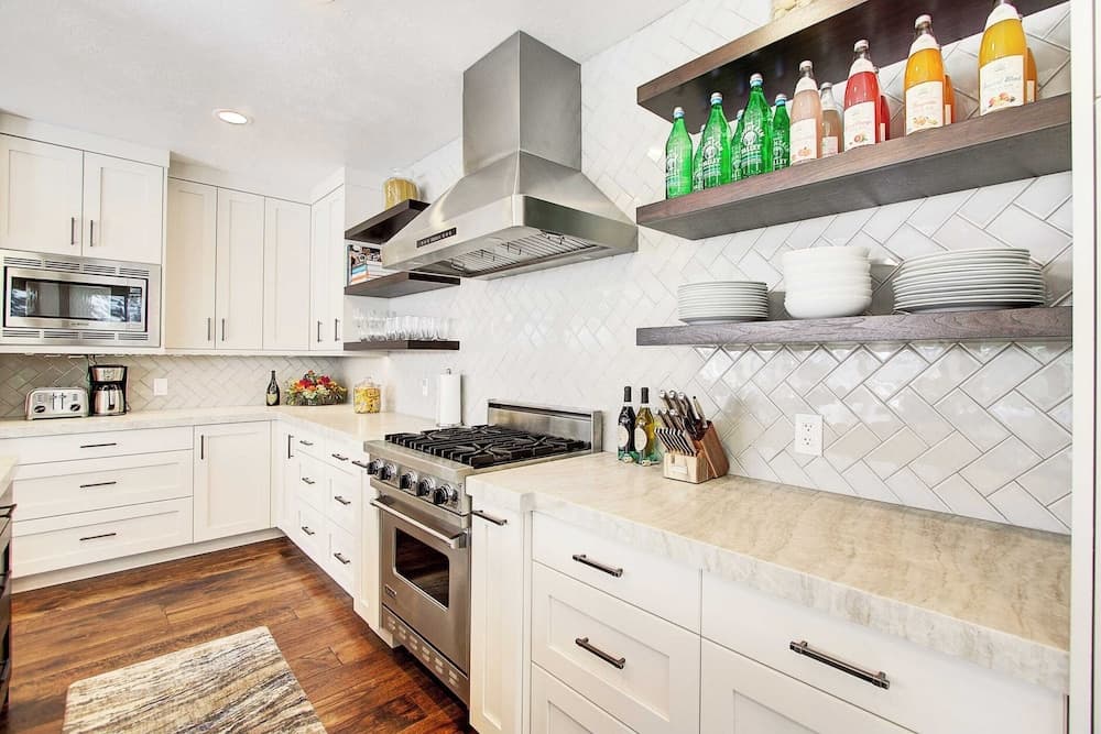 Main Street Escape - Image 8