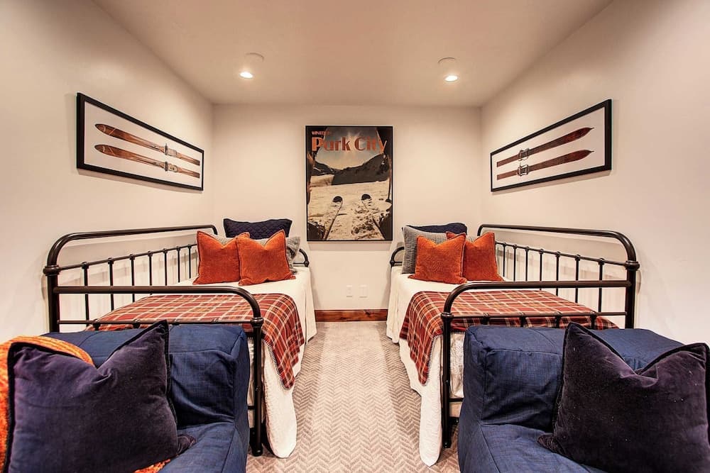 Main Street Escape - Image 19