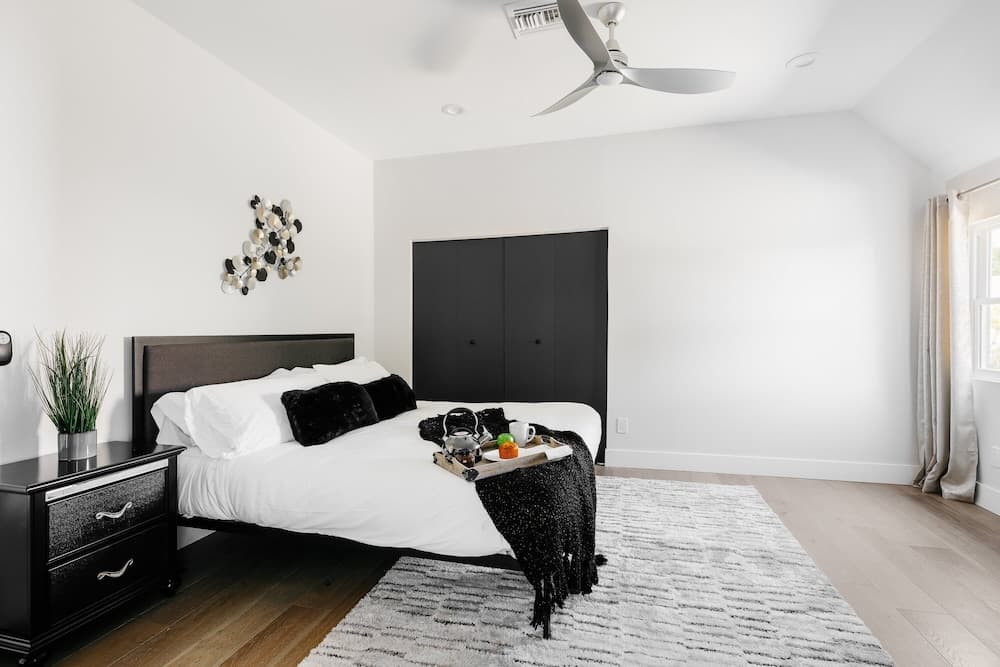 Majestic Mountain Mansion - Image 15