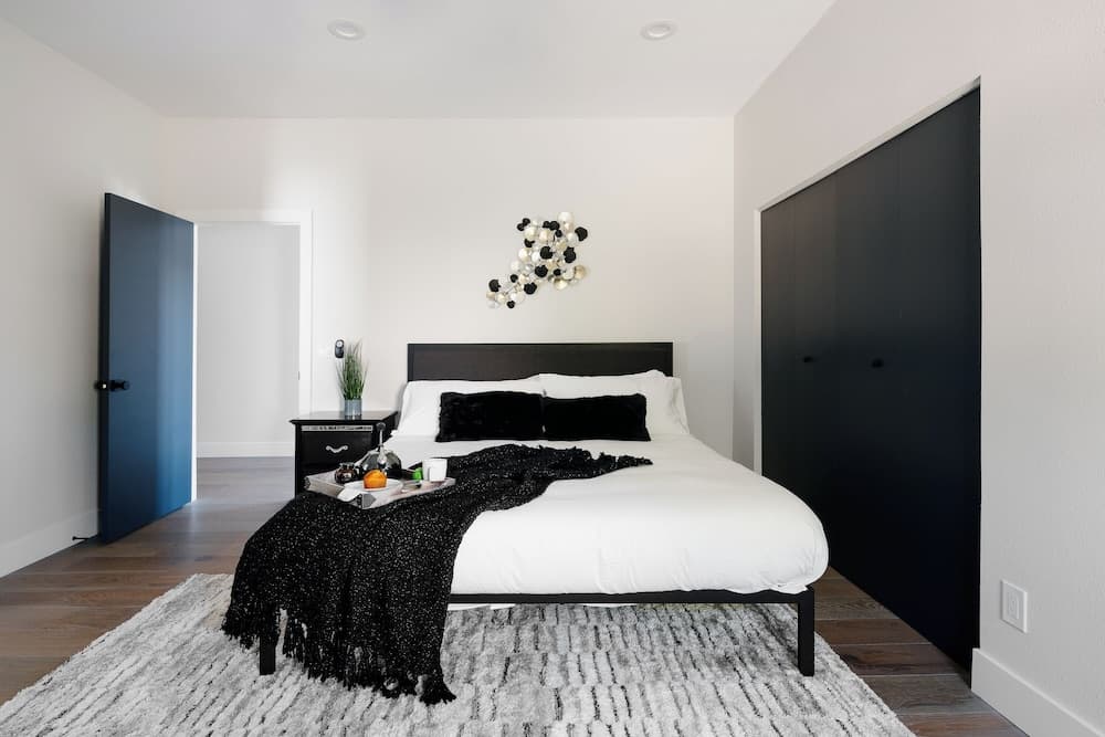 Majestic Mountain Mansion - Image 16