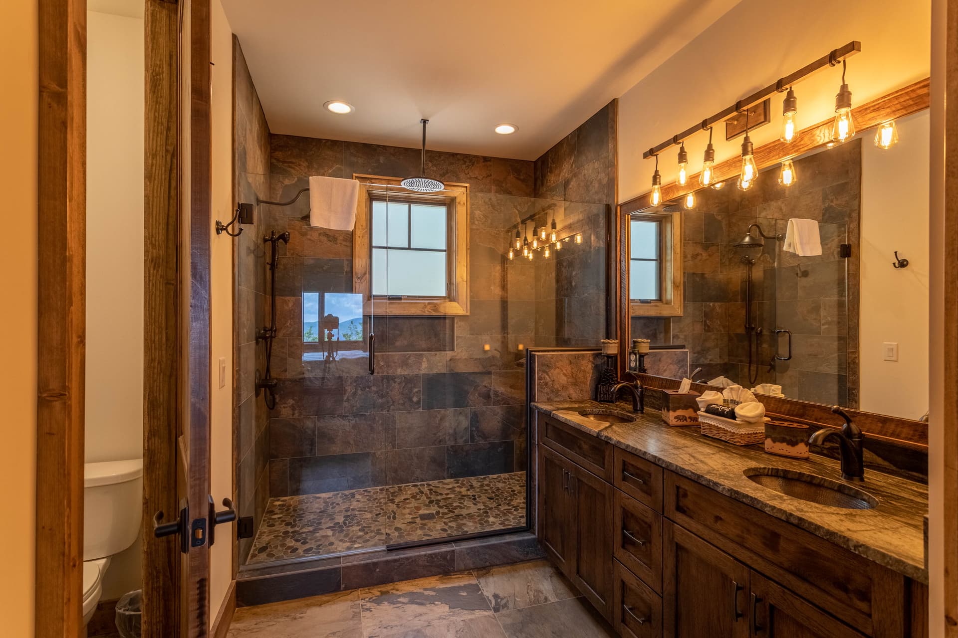 Majestic View Place - Image 13