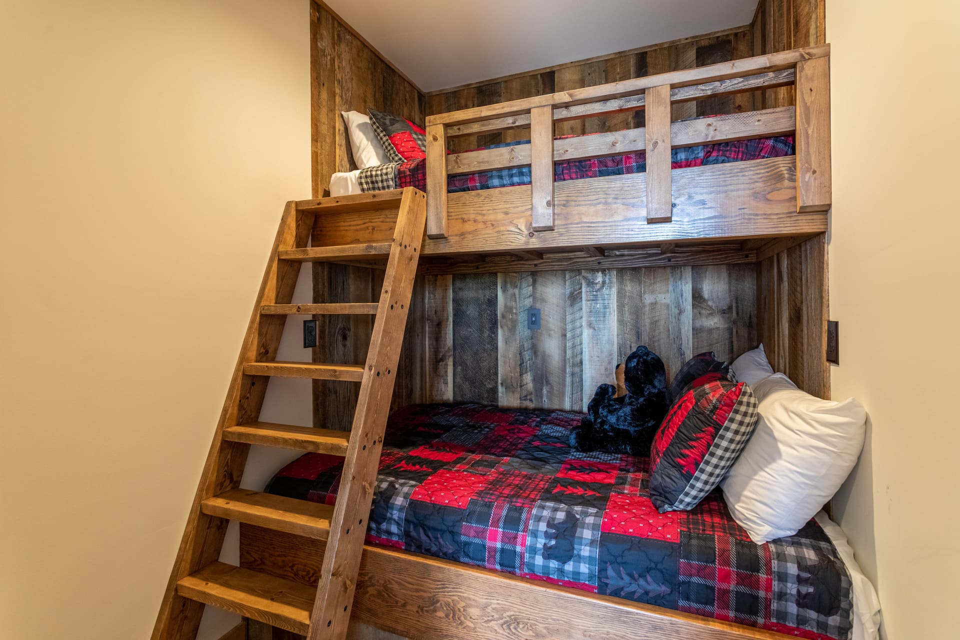 Majestic View Place - Image 26