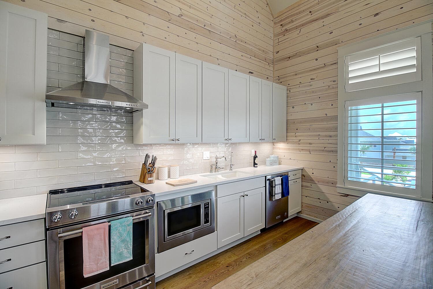 Making Waves - Image 9