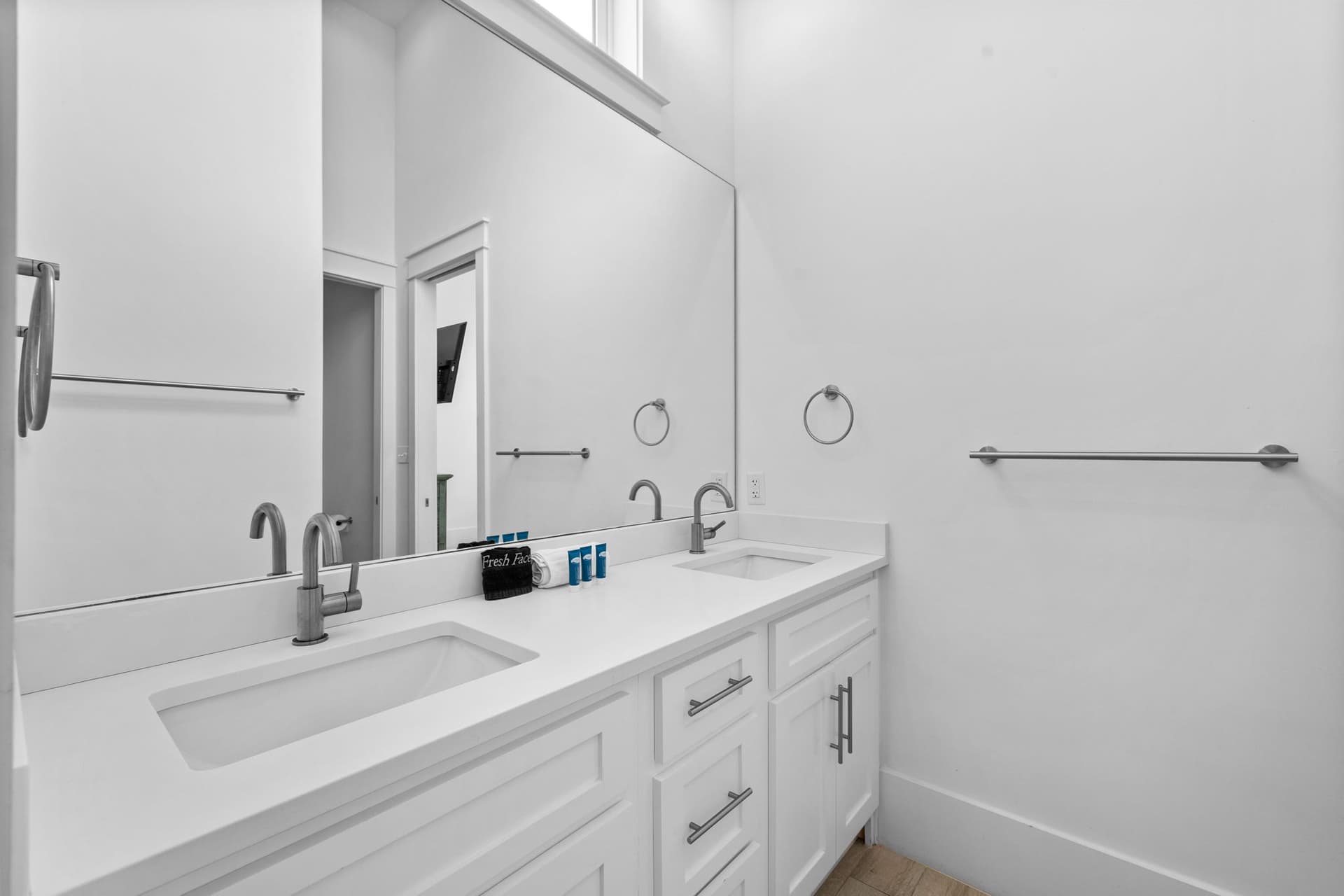 Mala House - Image 25