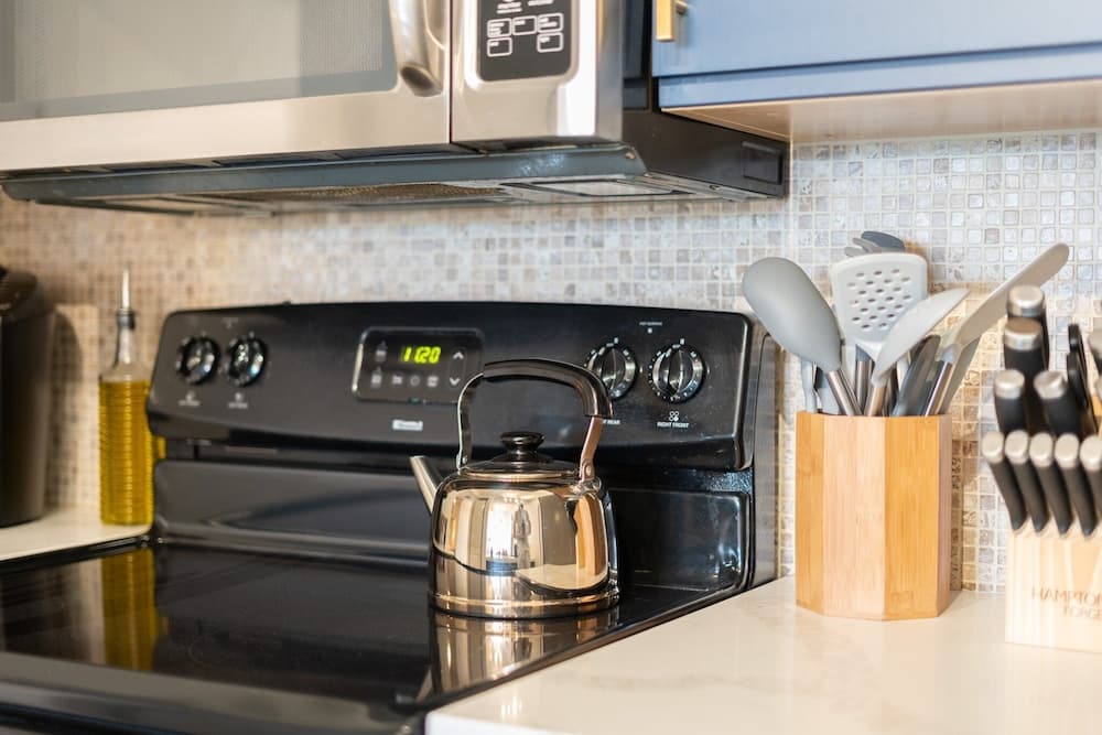 Maya Motel - Image 28