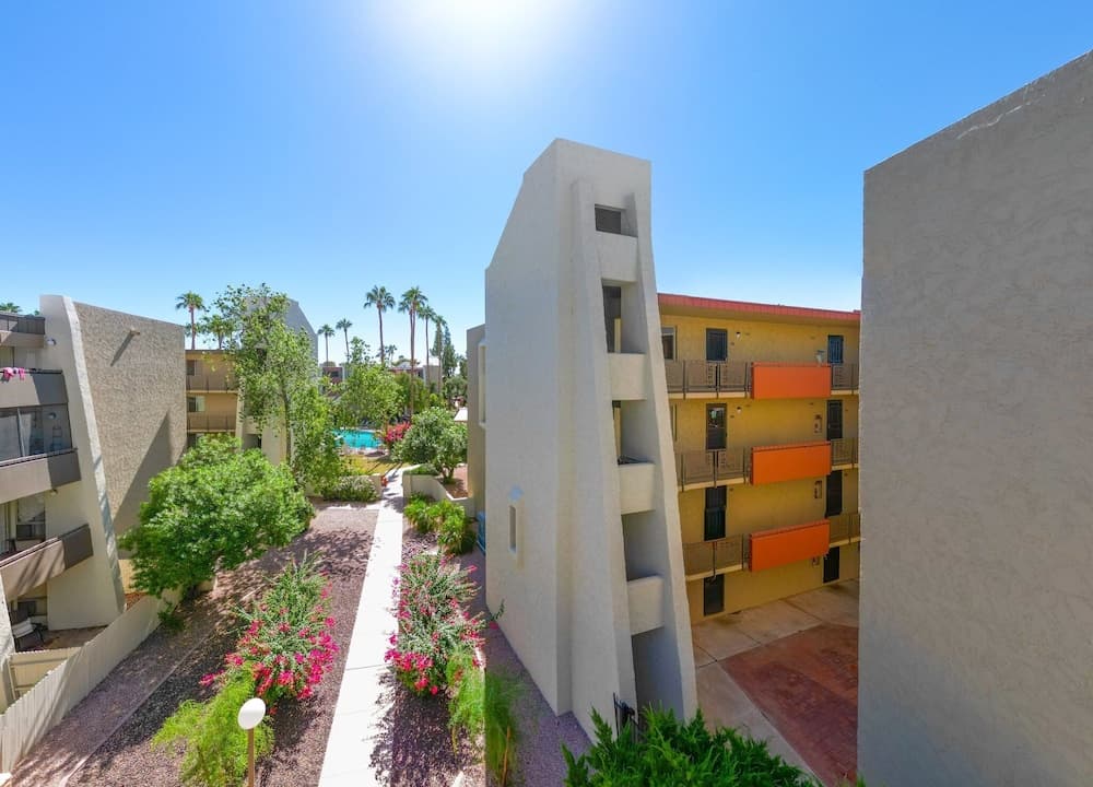 Maya Motel - Image 61