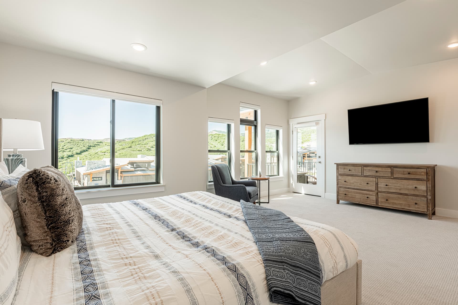 Mayflower Deer Tracks - Image 17