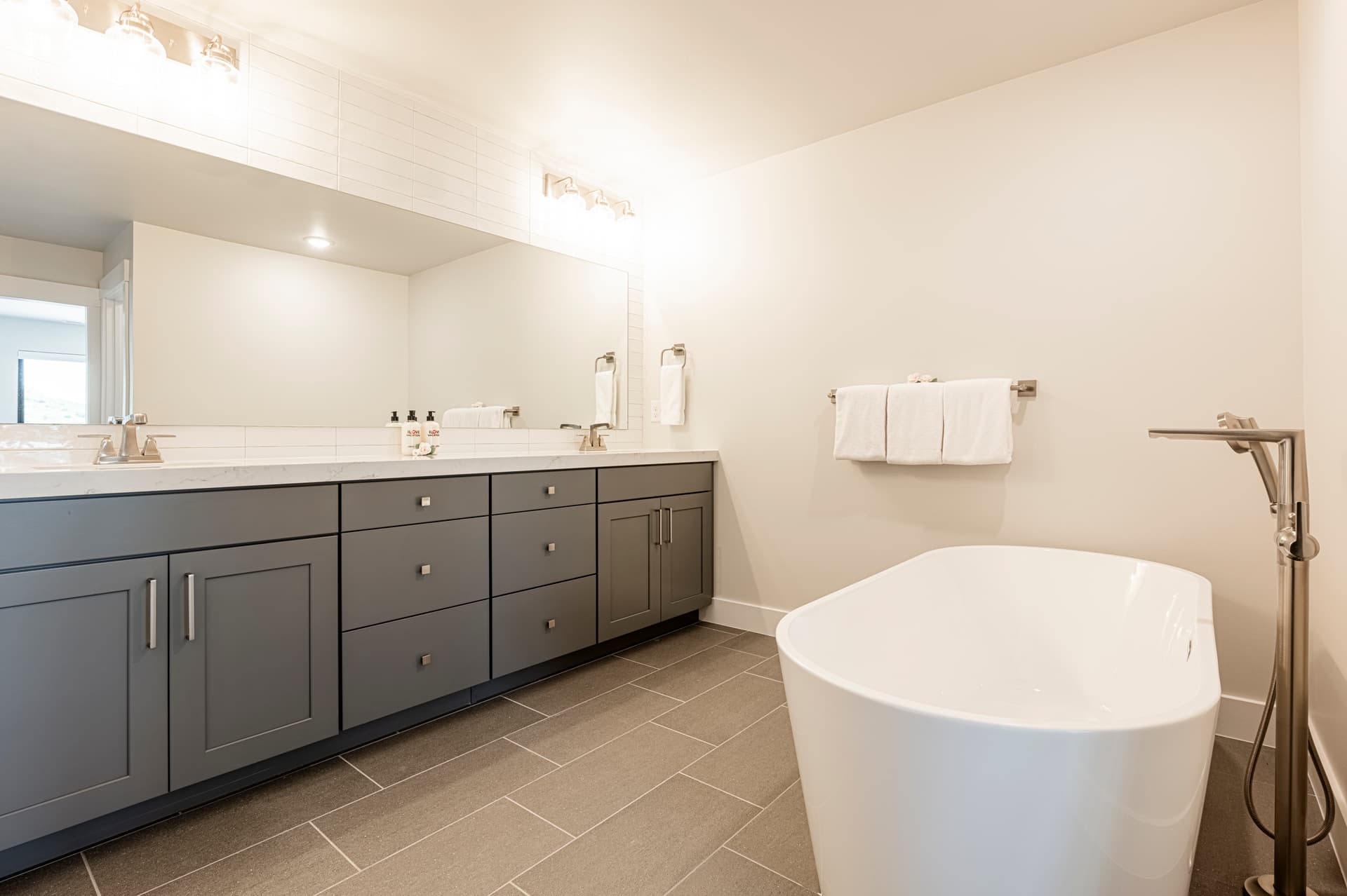 Mayflower Deer Tracks - Image 38