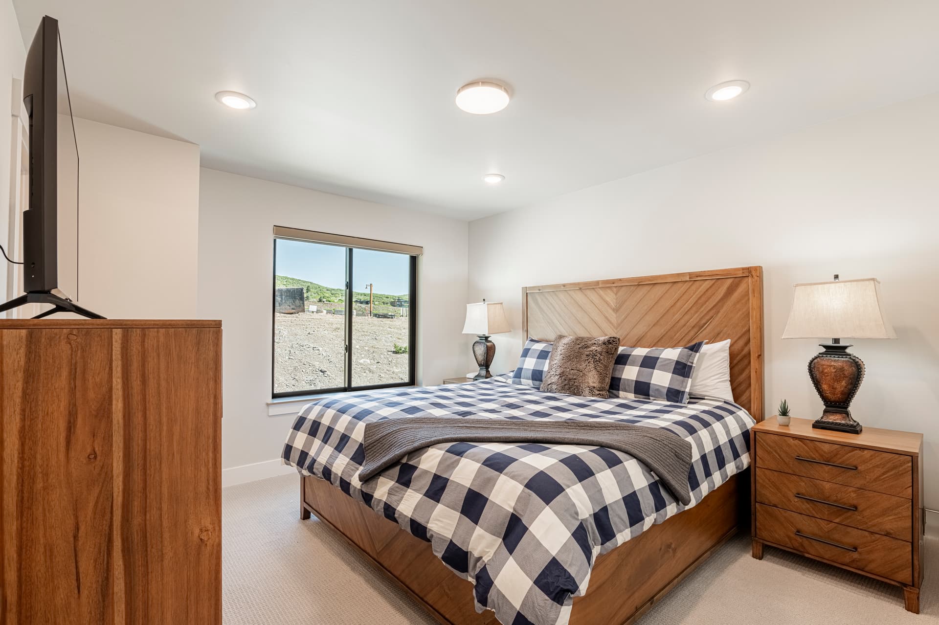 Mayflower Deer Tracks - Image 22