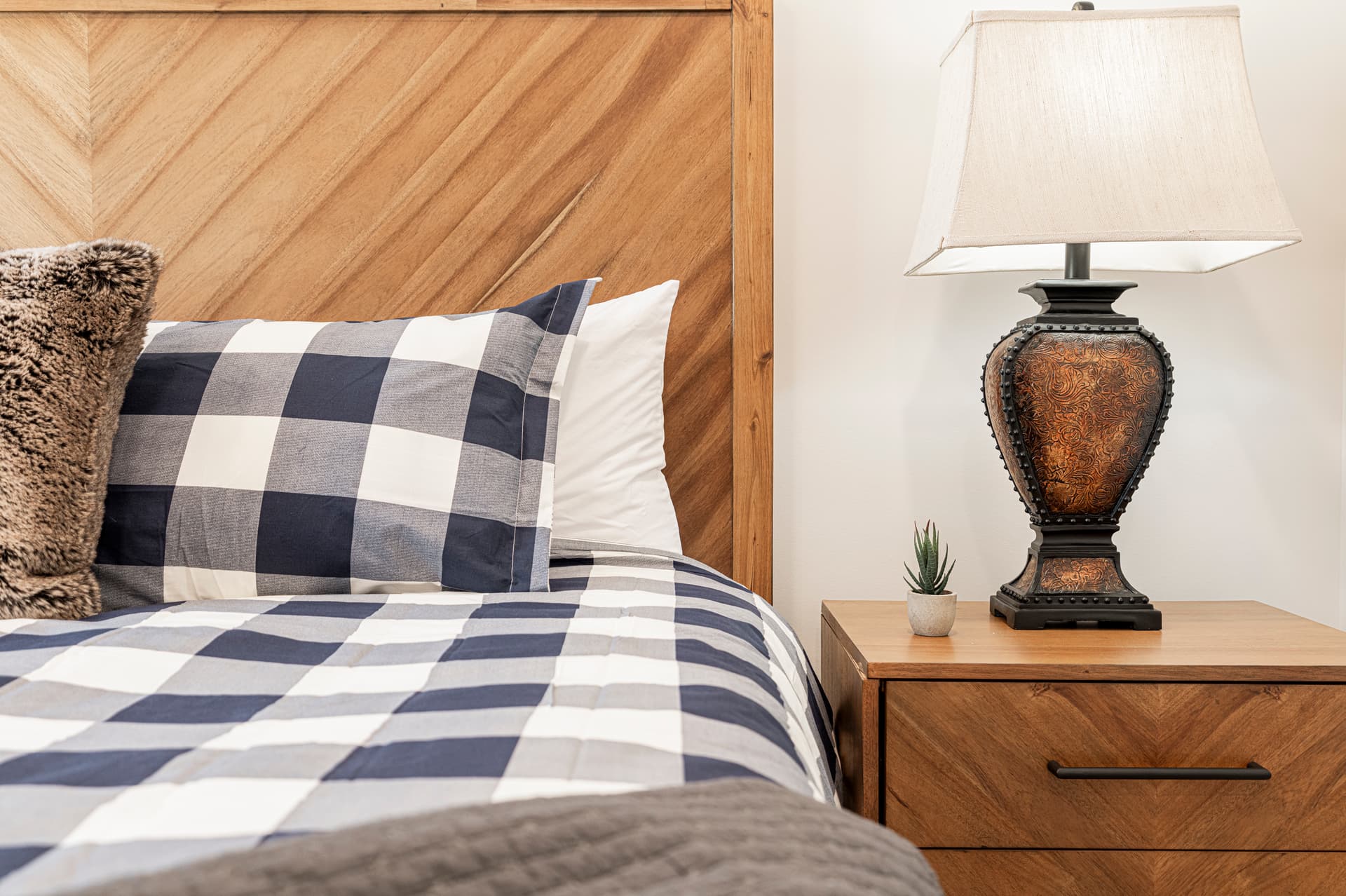 Mayflower Deer Tracks - Image 23