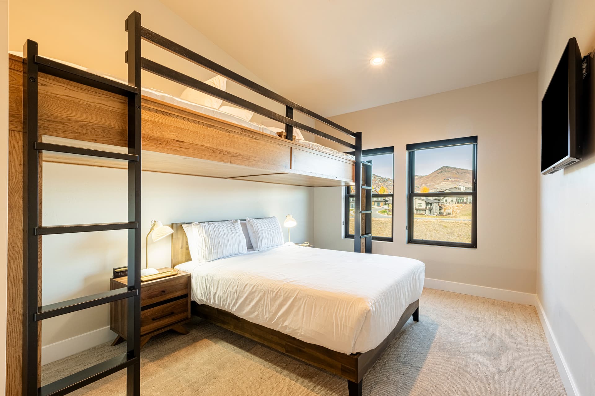 Mayflower Lakeside #1043 - Image 24