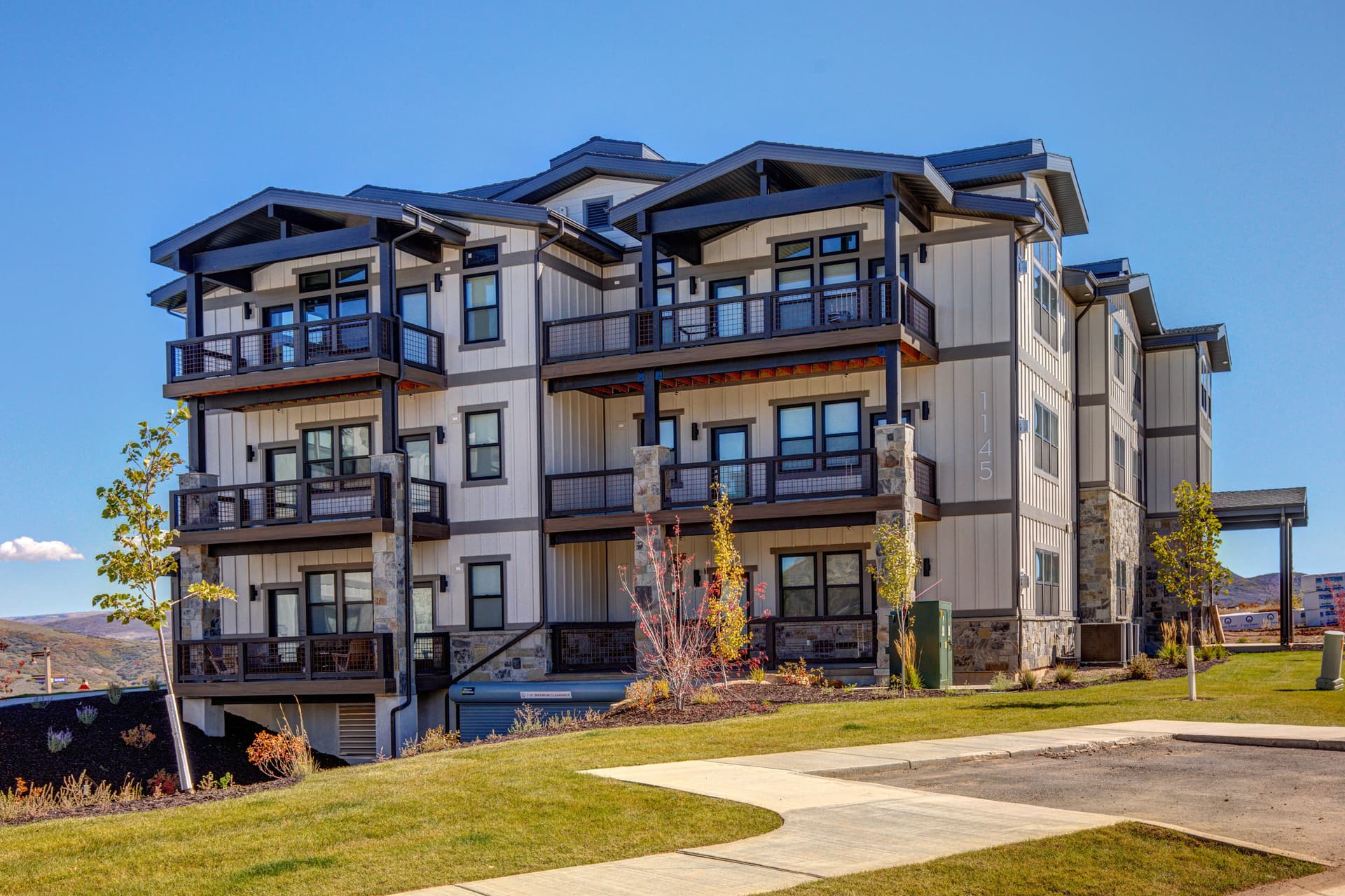 Mayflower Lakeside #1121-303 - Image 2