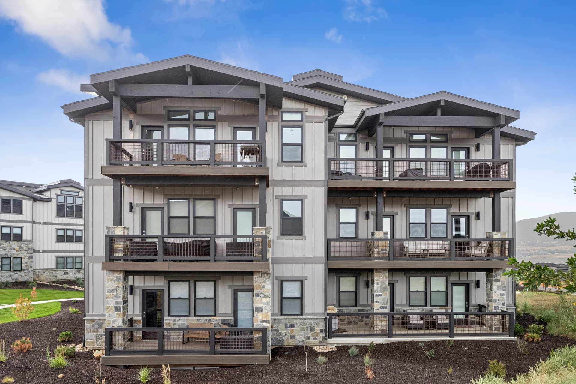 Mayflower Lakeside #302 - Image 40