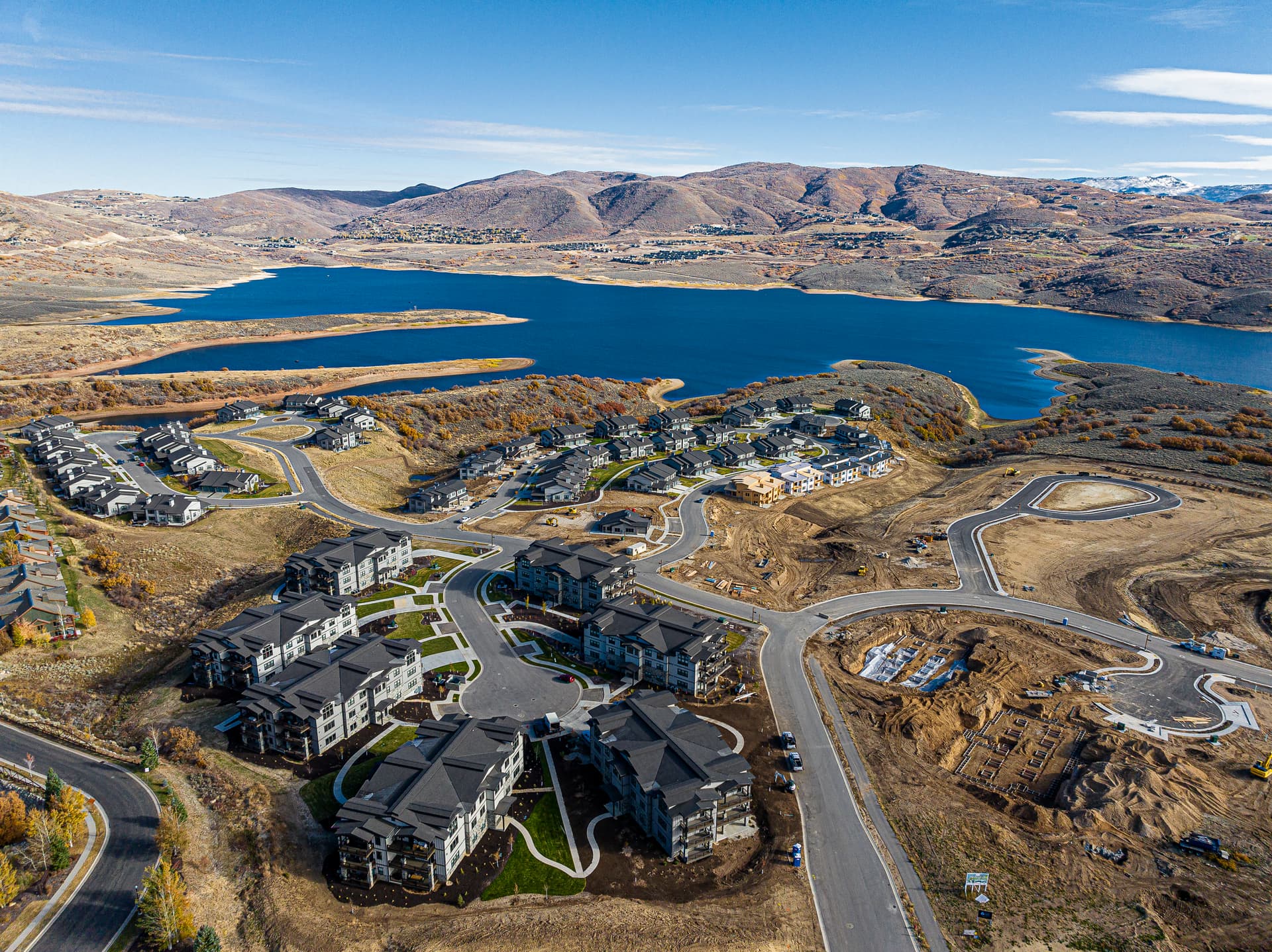 Lakeside Haven - Image 2