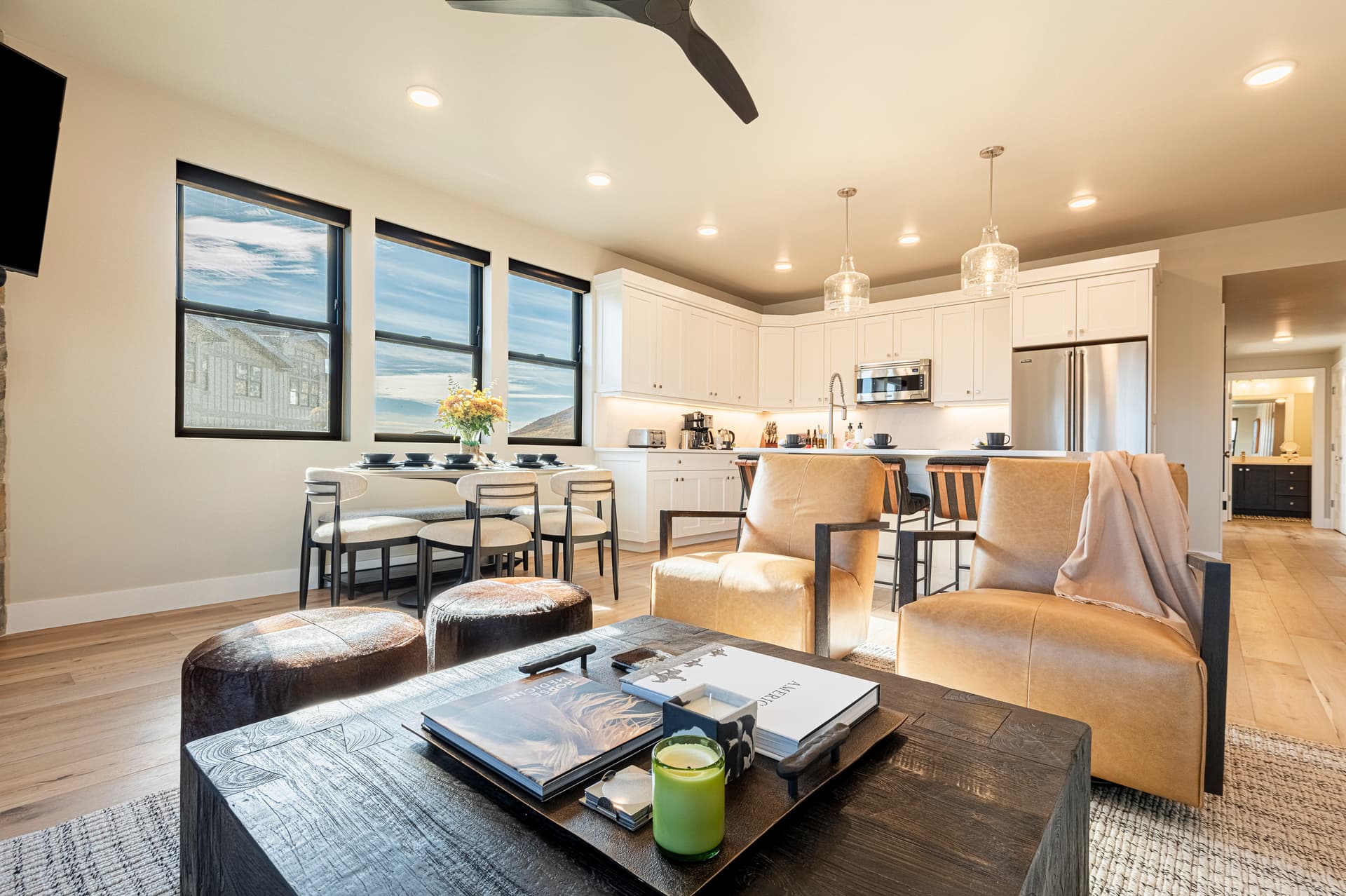 Lakeside Haven - Image 9