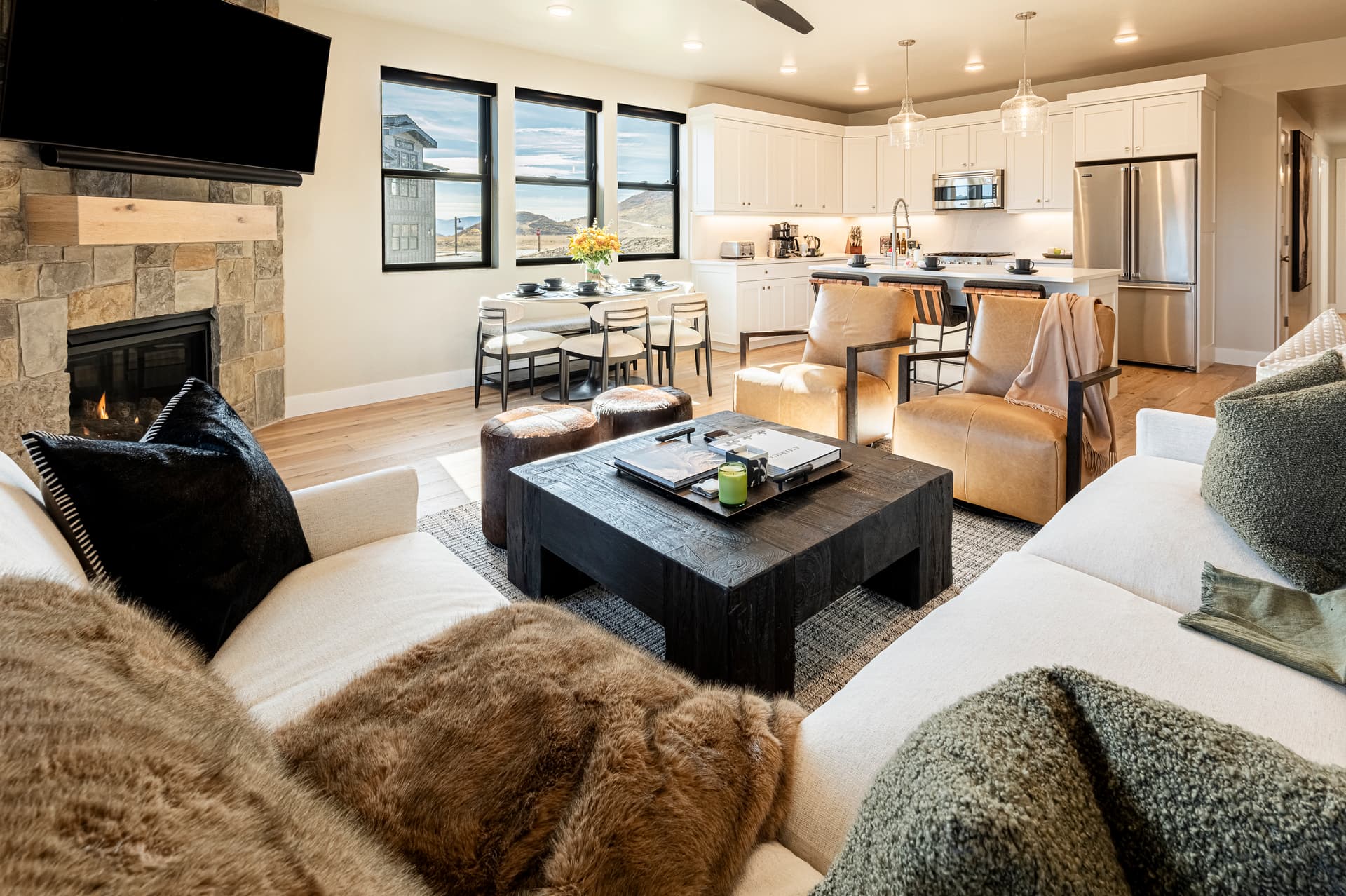 Lakeside Haven - Image 10