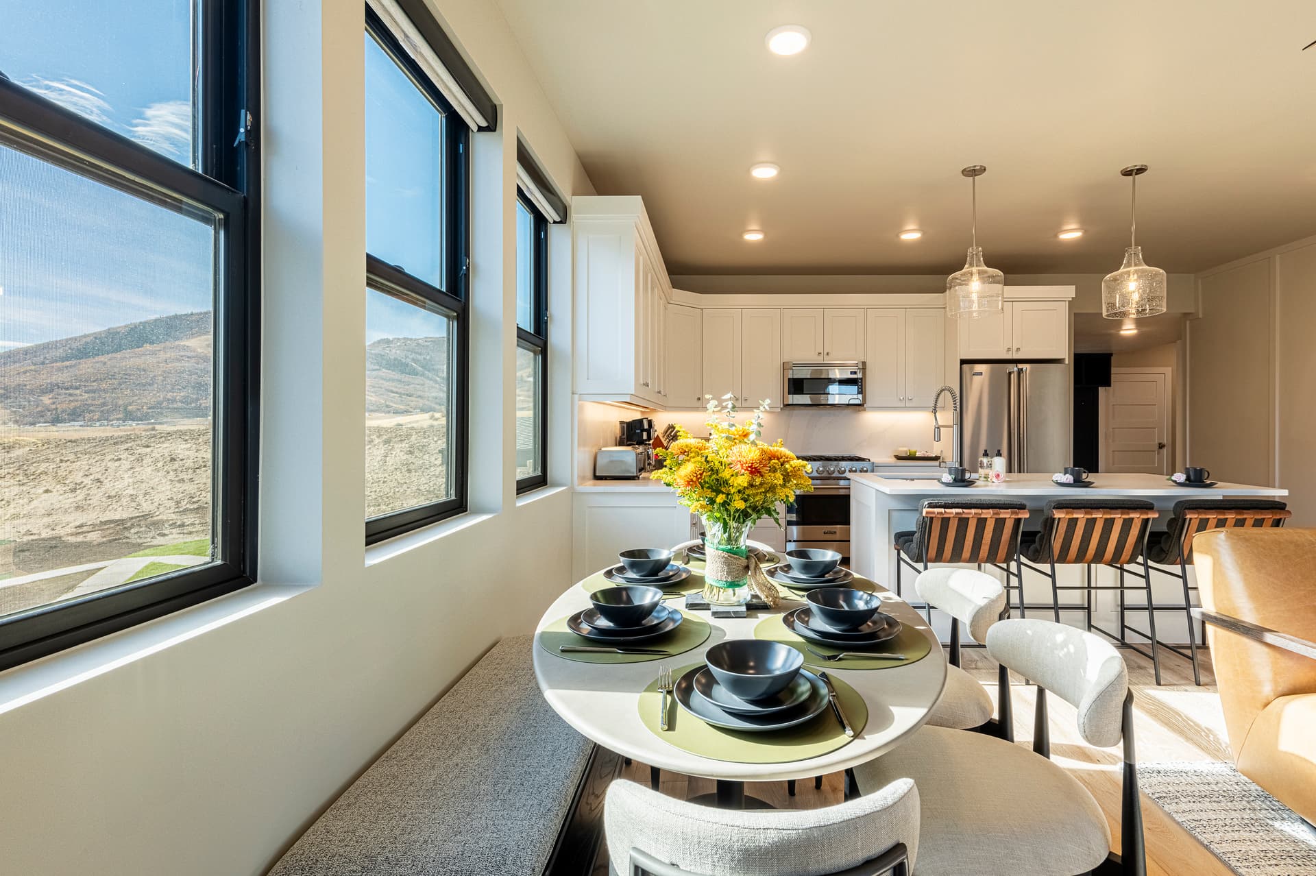 Lakeside Haven - Image 15