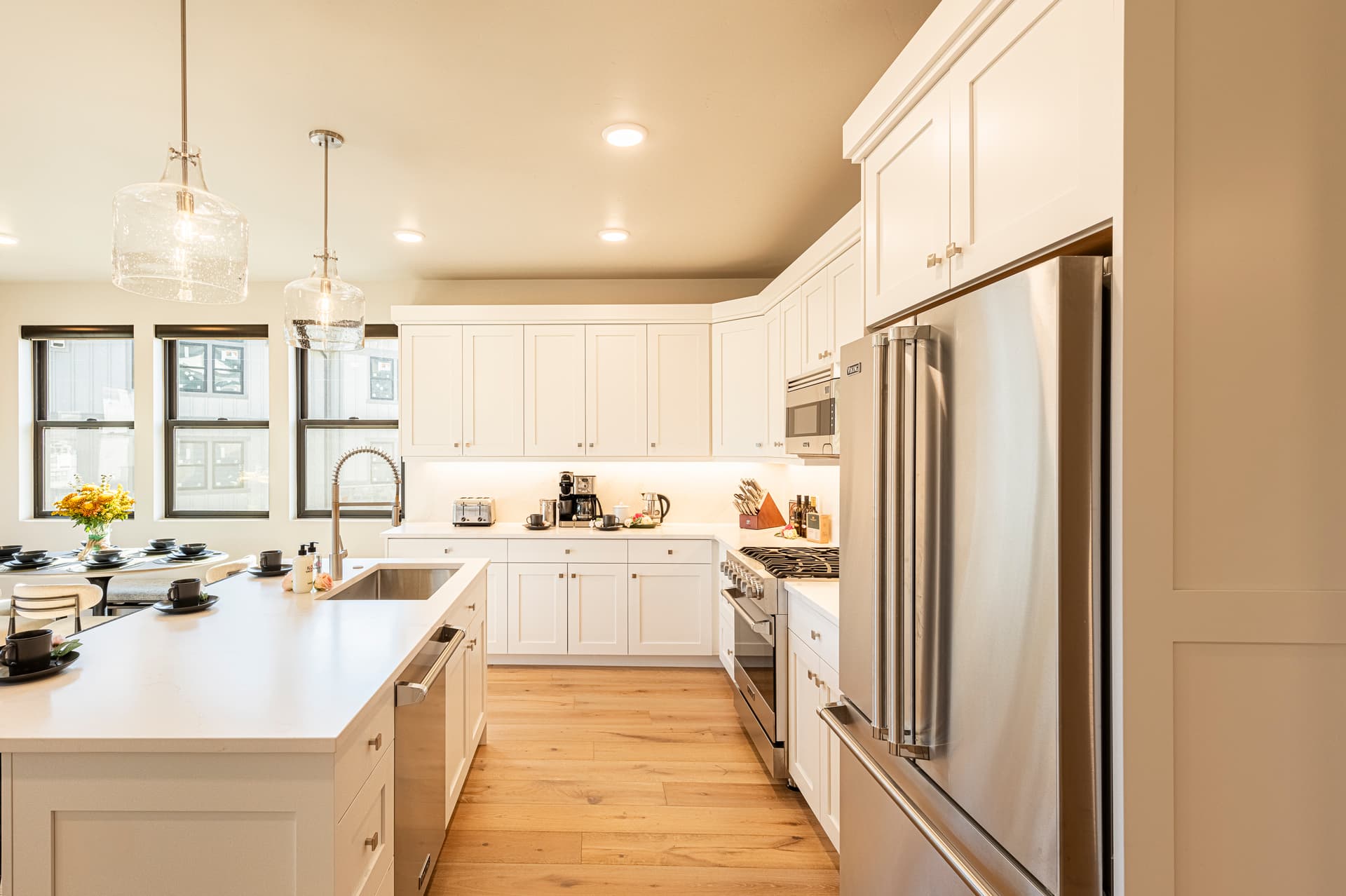 Lakeside Haven - Image 18