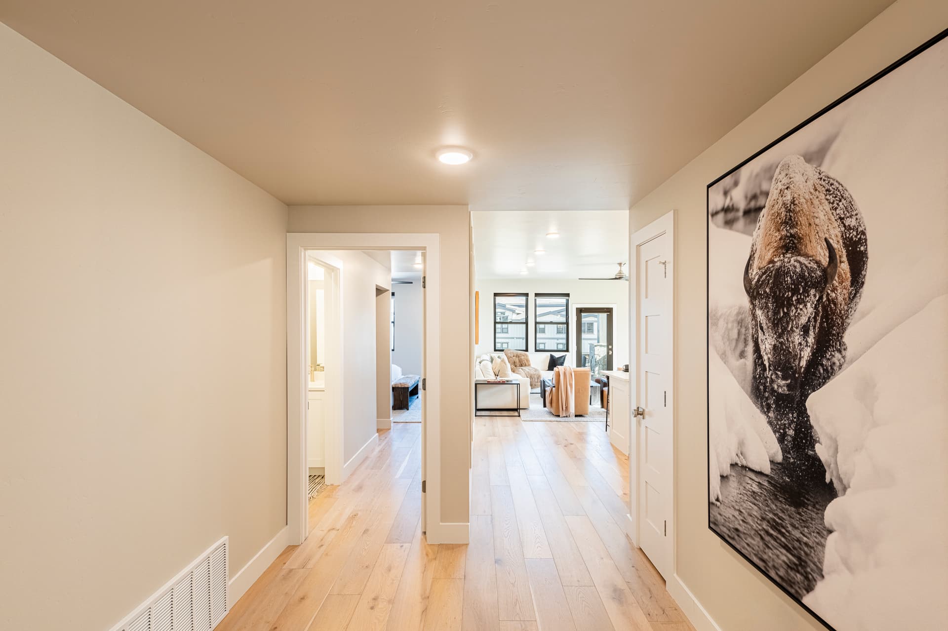 Lakeside Haven - Image 21