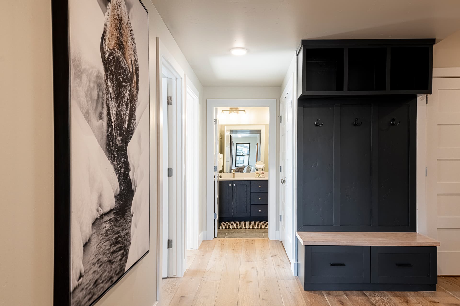 Lakeside Haven - Image 36