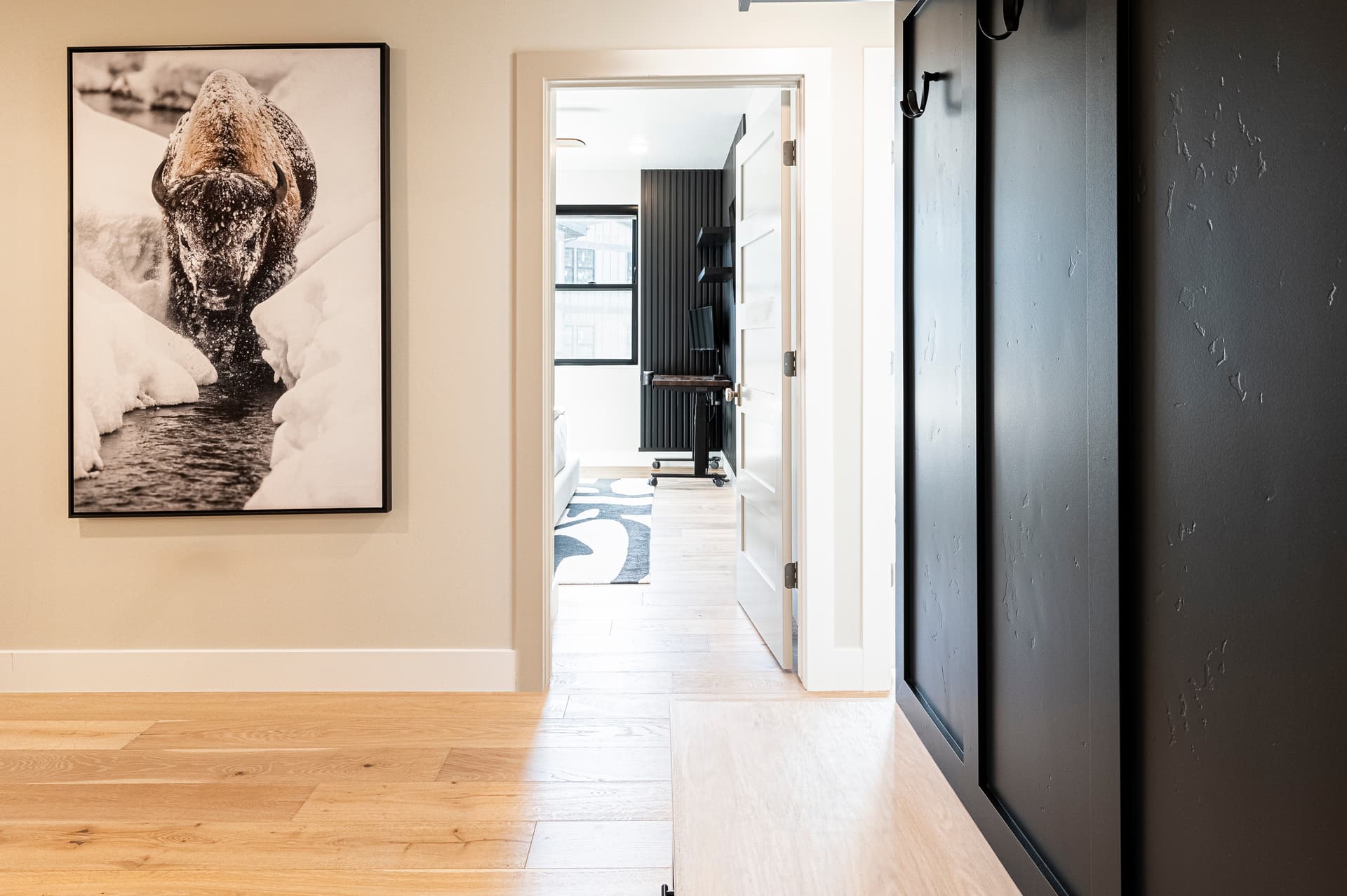 Lakeside Haven - Image 25