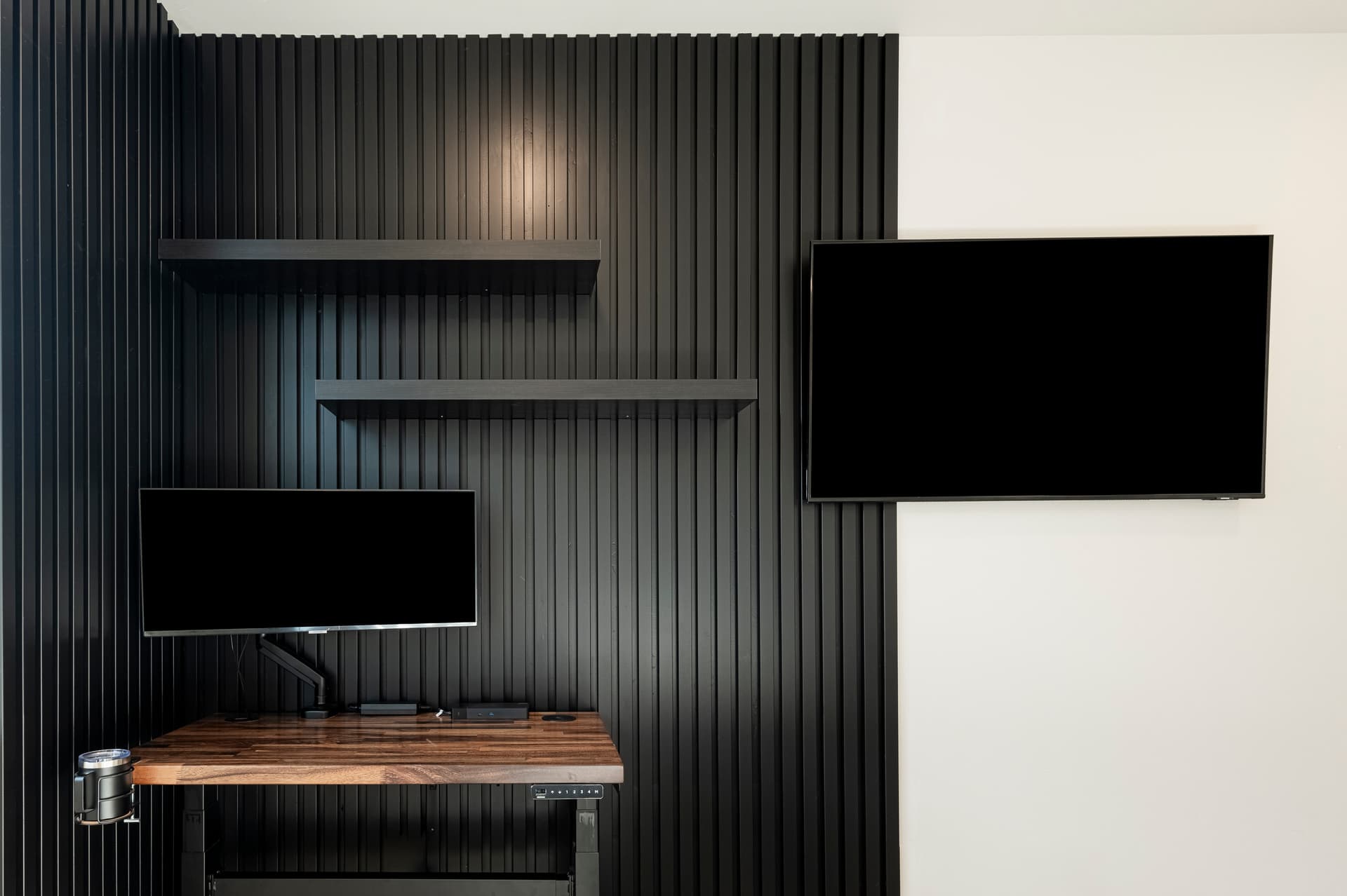 Lakeside Haven - Image 28