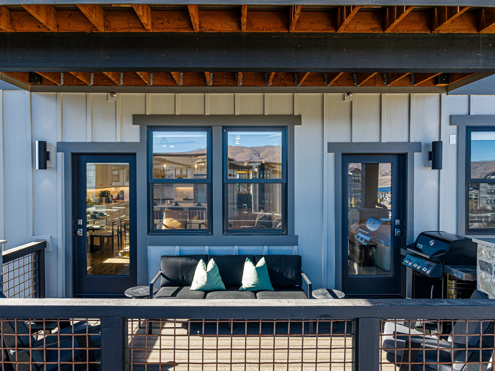 Lakeside Haven - Image 39