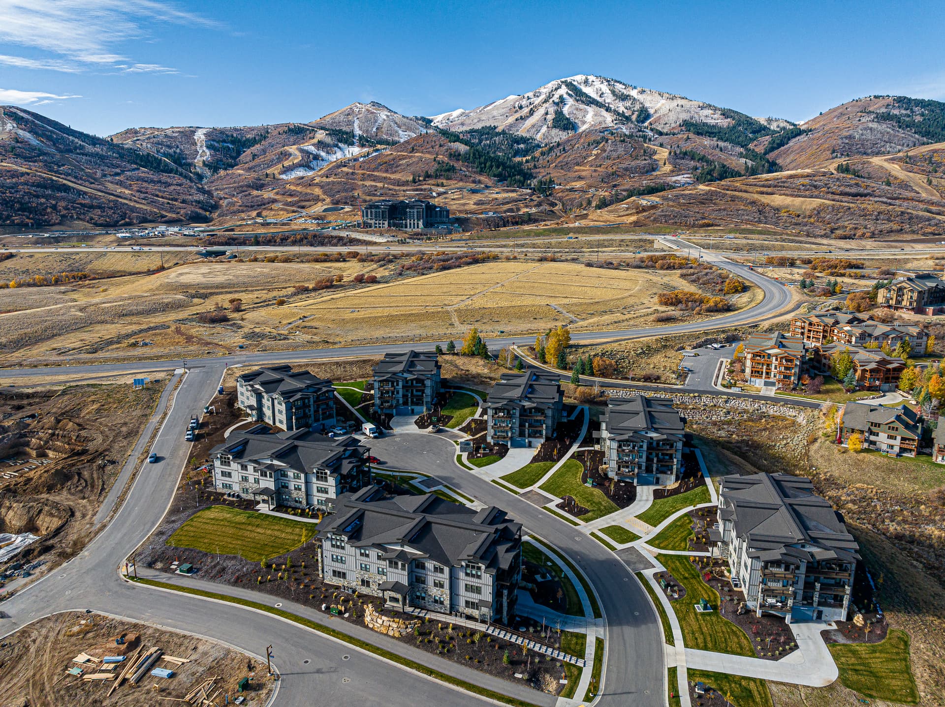 Lakeside Haven - Image 43