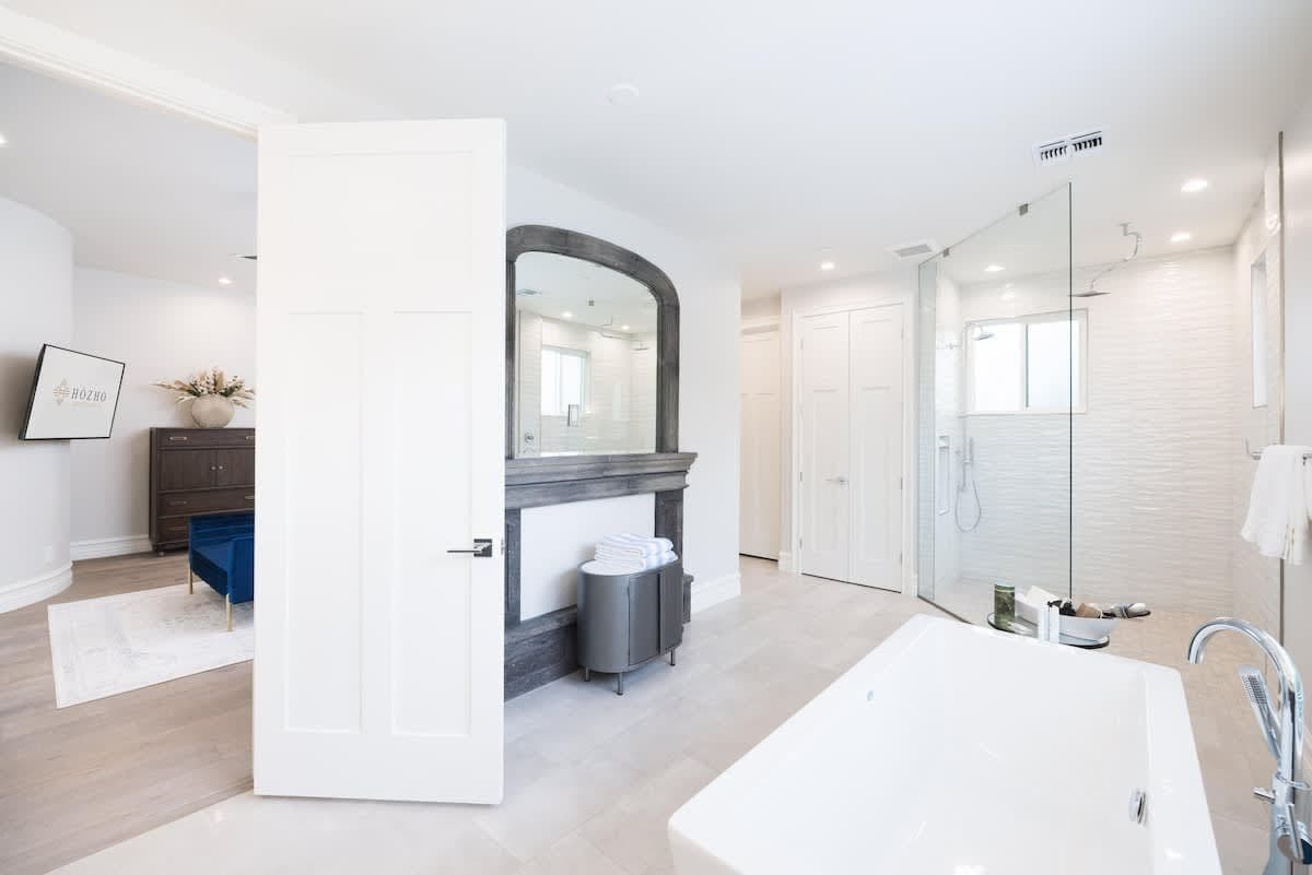 Estate on Shea - Image 15