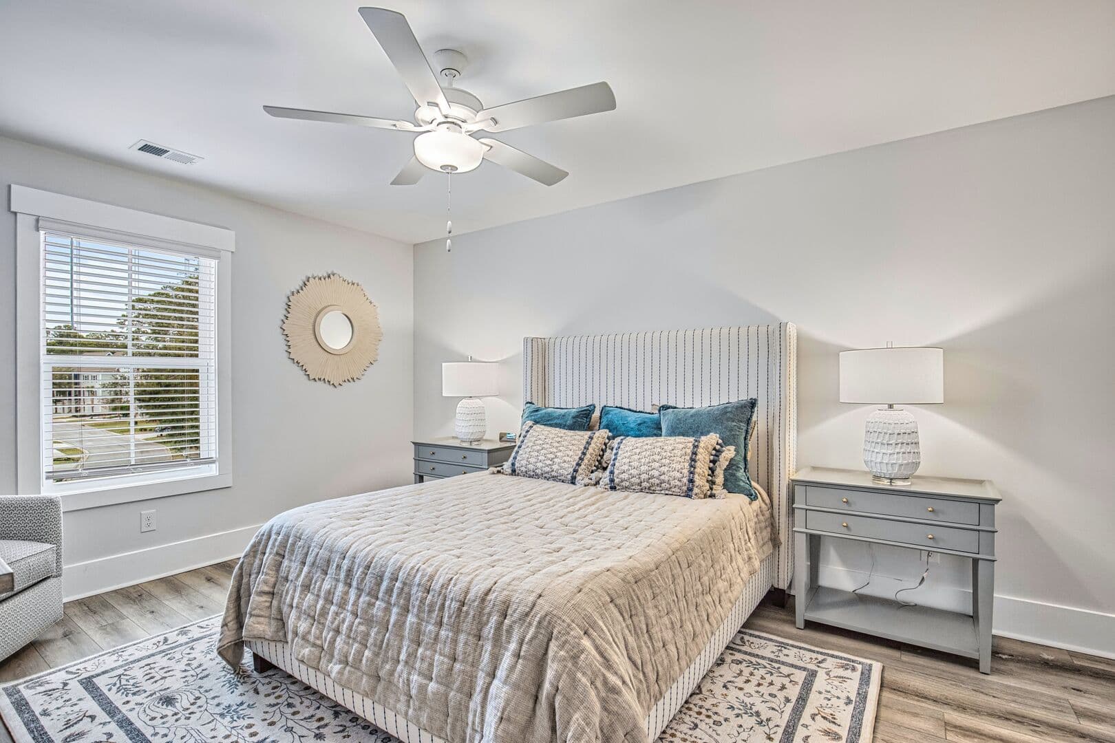 Tip Toe to the Beach - Image 12